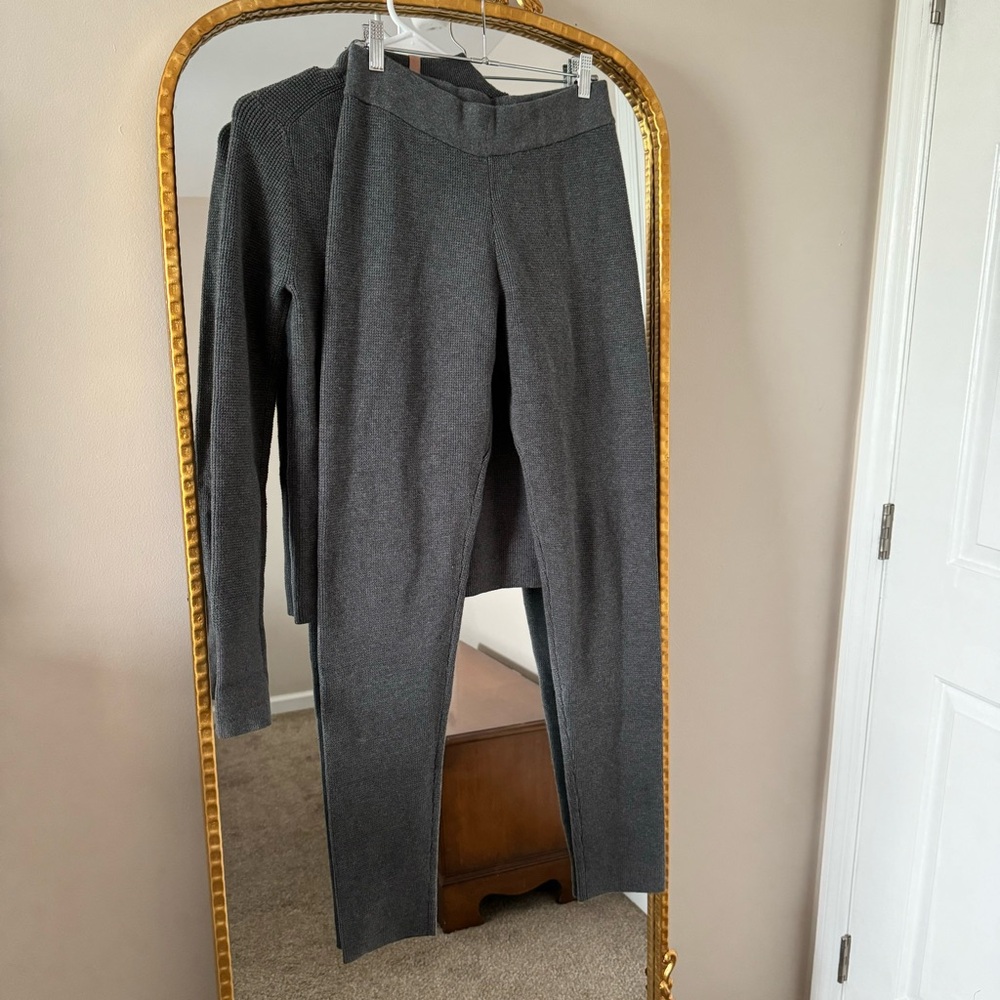 Lunya Gray Women's Sweater Set - Picture 4 of 6